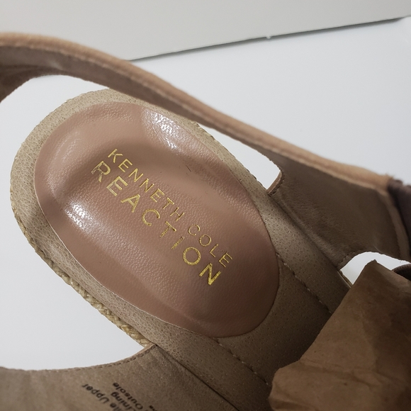 Womens Kenneth Cole Reaction Lightweight and Super Comfortable Platform Sandals - Picture 3 of 9